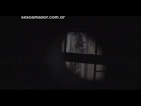 ❤️ Blondie dirakam video secara rahsia oleh intip kawasan kejiranan yang tersembunyi di sebalik batu bata kosong seks super pada ms.hentaiser.ru ❌️❤
